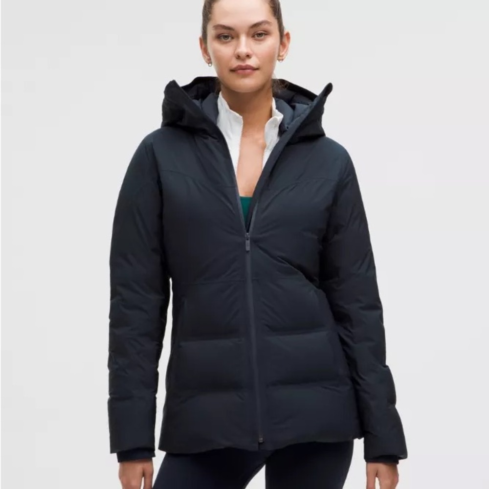 Lululemon StretchSeal Sleet Street Jacket size 6.